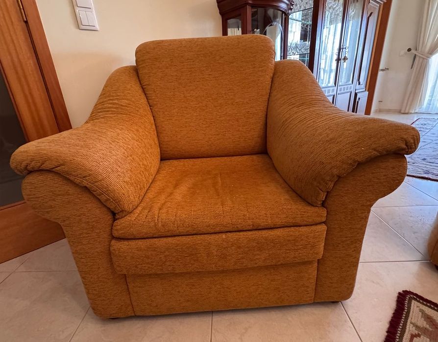 Sofá cama, 2 maples e 1 banco