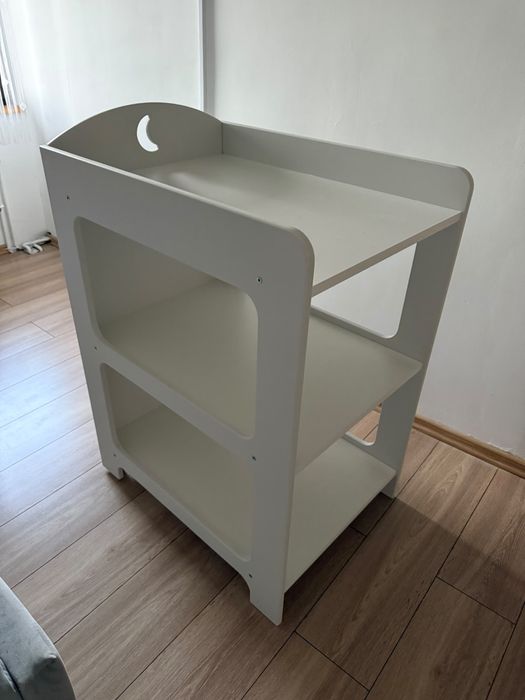 Przewijak drewniany biały