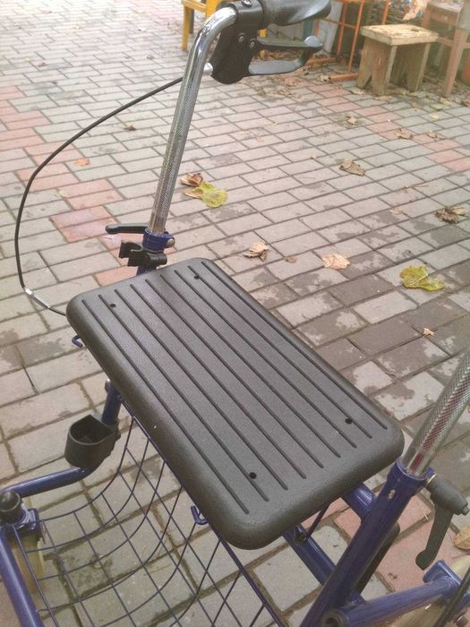 продам інвалідний роллер ходунок на колесах новий