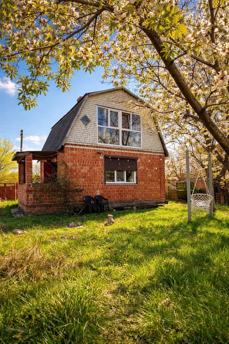 Продам уютную двухэтажную дачу с террасой, 5 соток