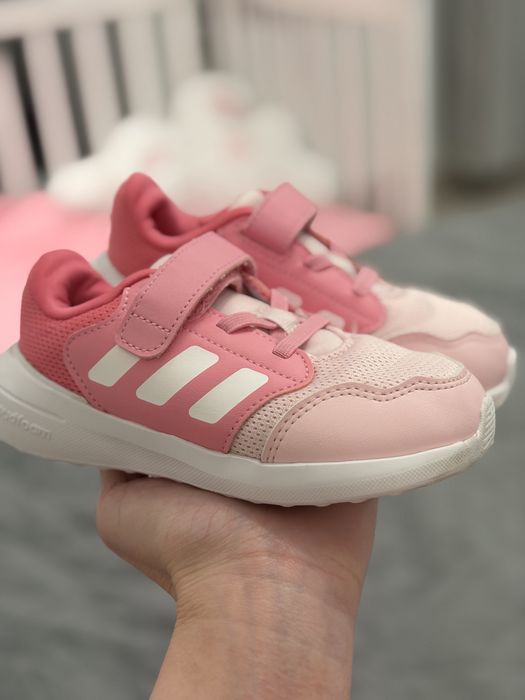 Взуття  для дівчинки