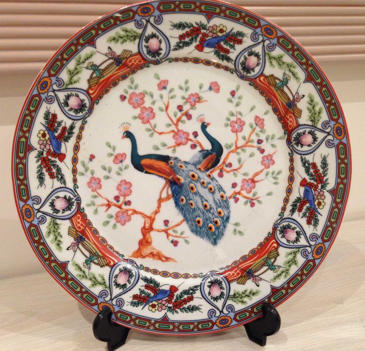 Pratos decorativos antigos