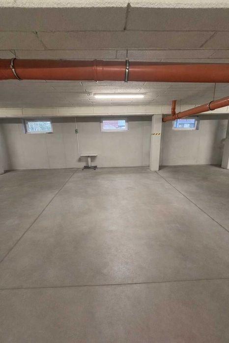 Miejsce postojowe Premium+komórka lokatorska Parkitka,Świętokrzyska 15