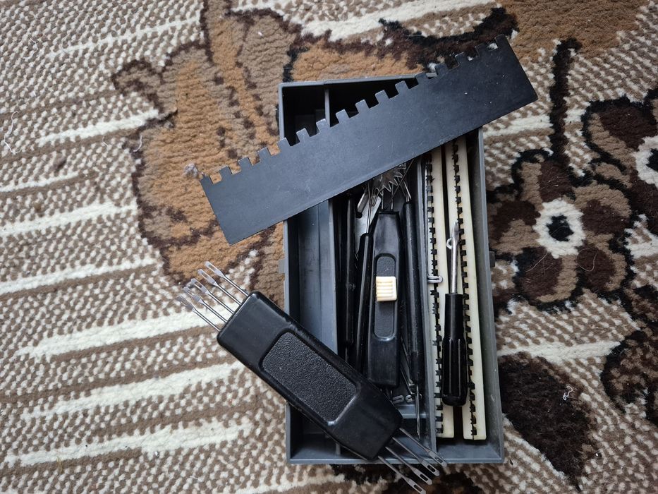 Продам вязальну машинку Нєва5