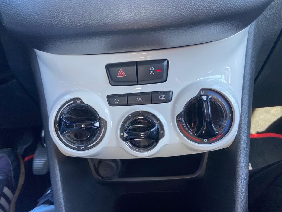 Peugeot 208 VTI Style