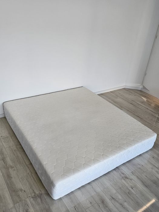 Sprzedam materac 180 x 200 x 30 cm