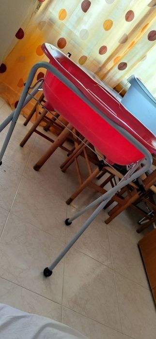 Banheira de bebé de tripé