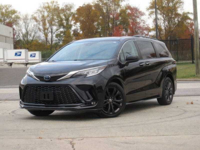 2023 Toyota Sienna XSE 7-Passenger