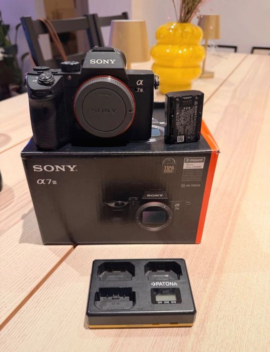 Sony A7 III – Excelente Estado + Caixa Original e Extras