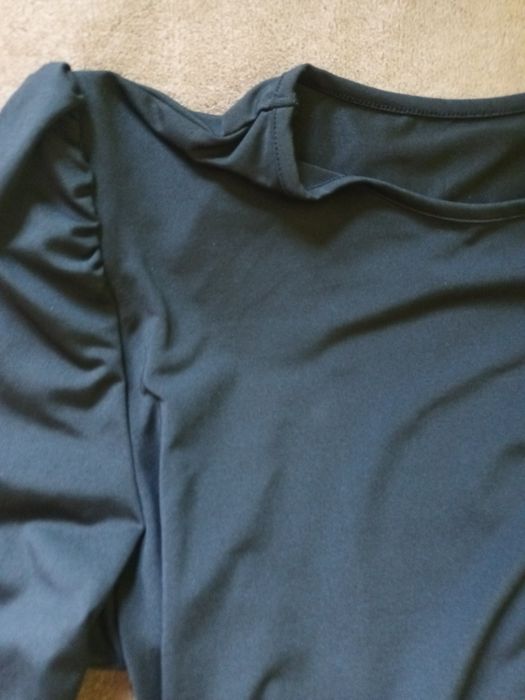 Sukienka z bufiastymi rękawami roz L/ XL.