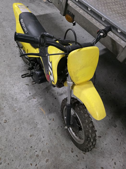 Suzuki JR 50   .