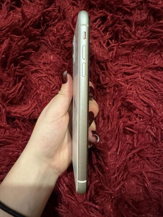 Продам айфон 11 в дуже збереженому стані