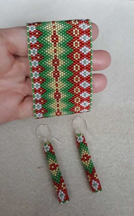 Bransoleta i kolczyki.