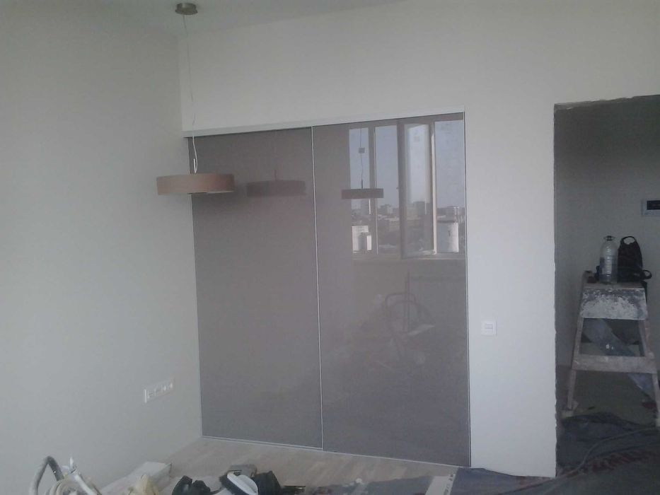 Раздвижные двери, шкафы и шкафы-купе на заказ