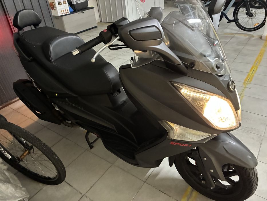 SYM scooter Gts 300i