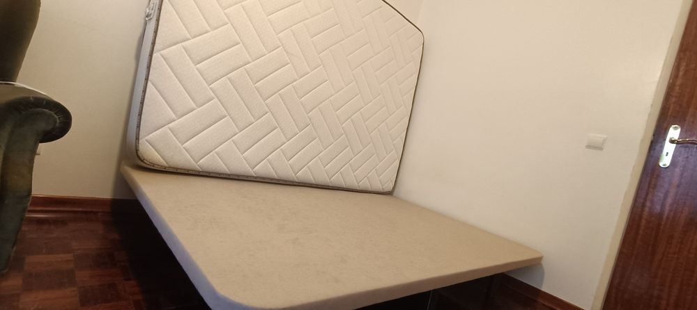 Cama casal+  colchão usada.