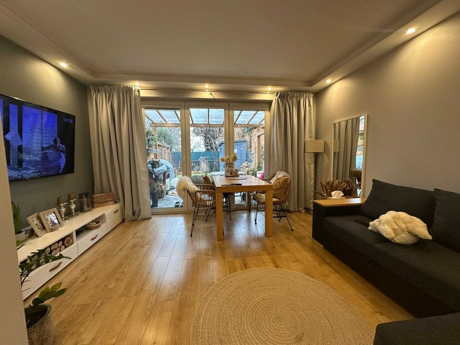 Dom w zabudowie szeregowej na oś.Wólki w Nowym Sączu.