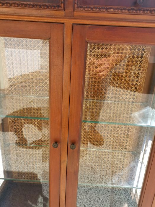 Móvel vitrine duas prateleiras