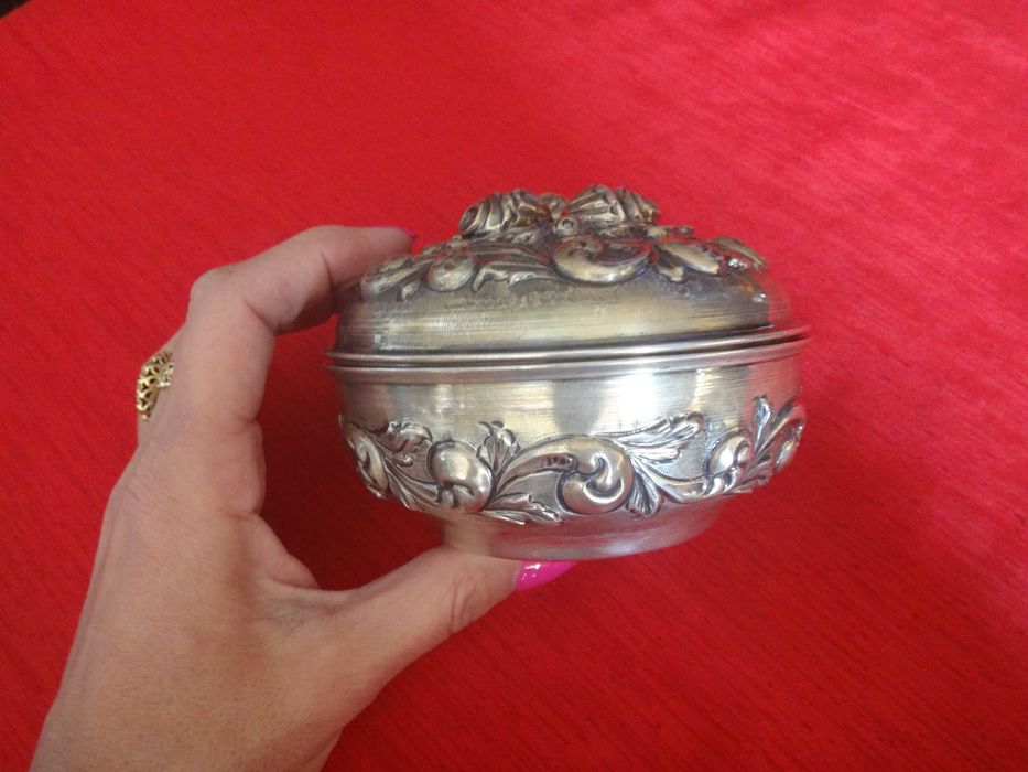 Srebrne puzderko - szkatułka