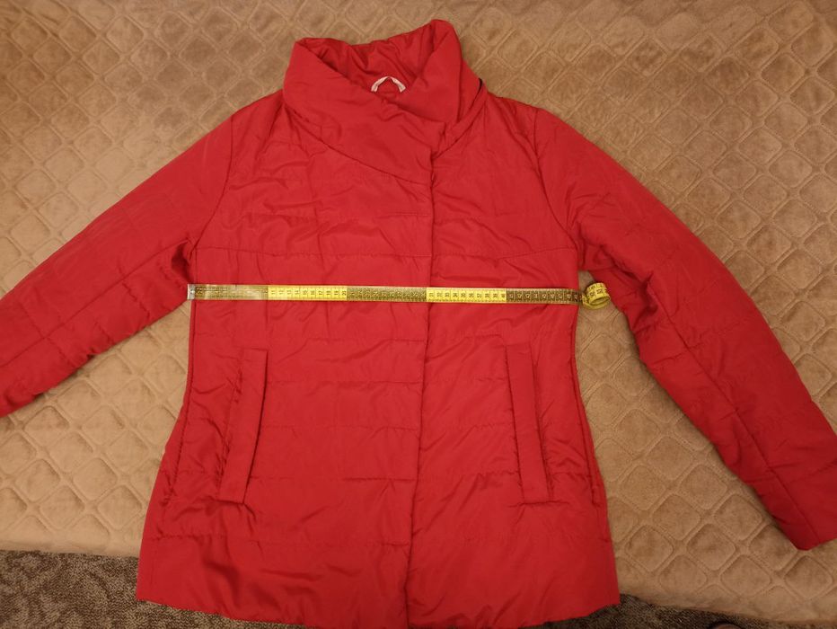Жіноча тепла демісезонна куртка (б/в)