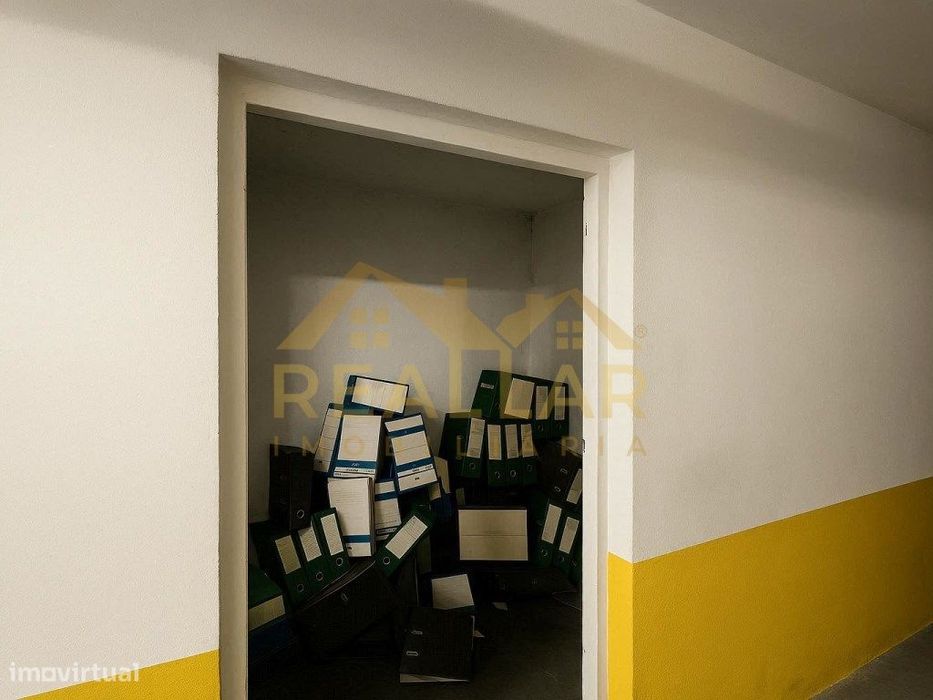 Oportunidade: 7 Arrumos Fechados em Cave - Centro da Cidade da Maia