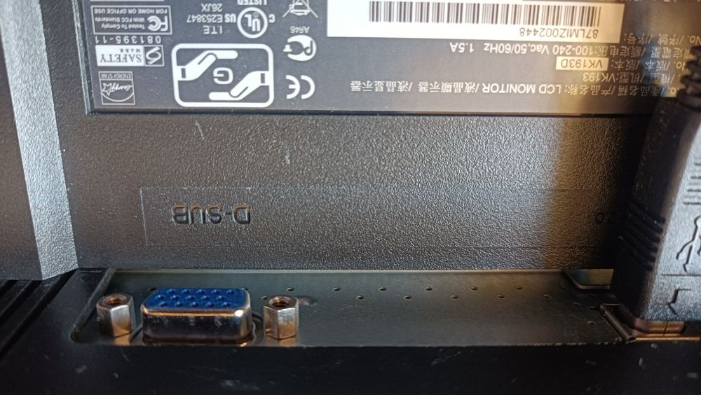 Monitor Asus z kamerą