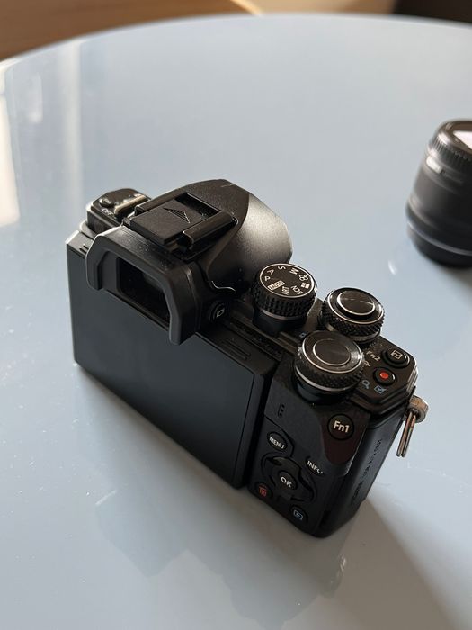 Olympus OM-D E-M10 Mark II + Objetivas