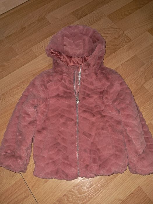 Курточка на дівчинку