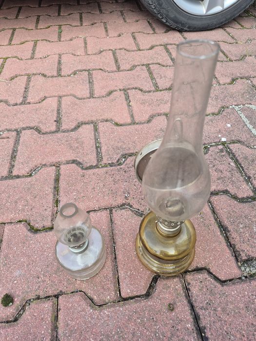 Lampa naftowa z lusterkiem