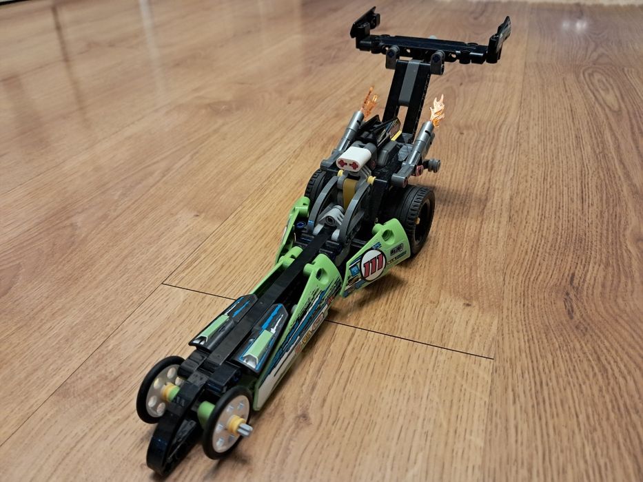 Lego Technic Dragster (Pullback)