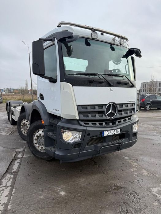 Mercedes-Benz Arocs 3240 8x2 • 3 osie skrętne • Euro 6 • 2018 rok  Mercedes Arocs 3240 8x2 • 3 osie skrętne • Euro 6 • 2018 rok
