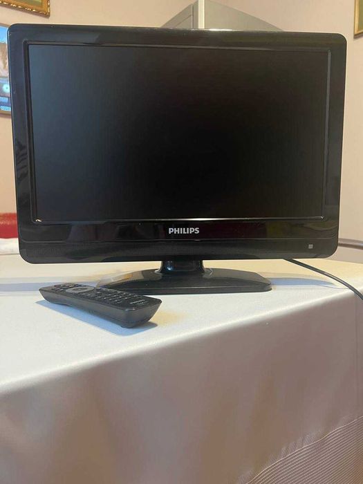 Телевізор Philips 19" (19PFL3404/12) + кронштейн VESA