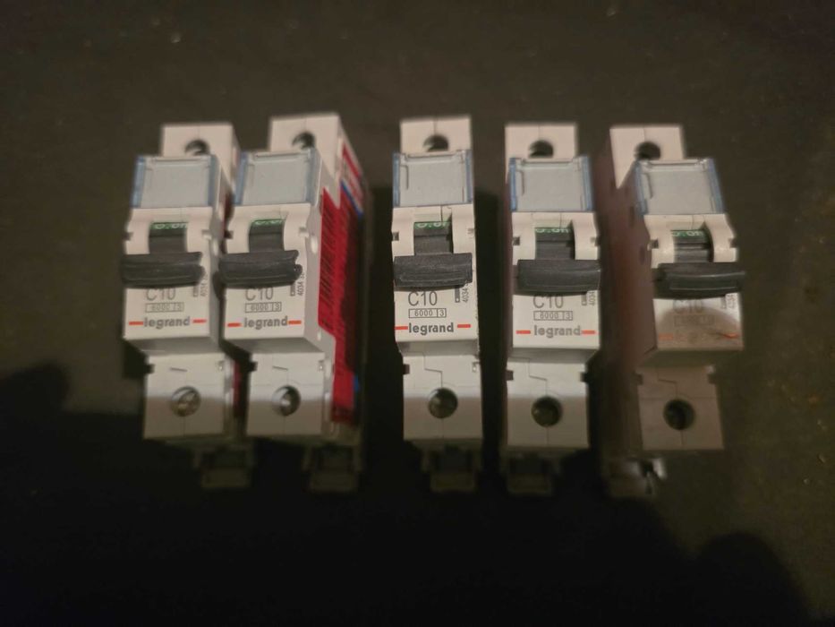 Hager Rozdzielnia Multimedialna Podtynkowa Volta 3 (Vu36Nwp)