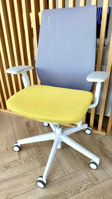 Krzesło biurowe / fotel obrotowy Profim AccisPro [sklep 2500zł]