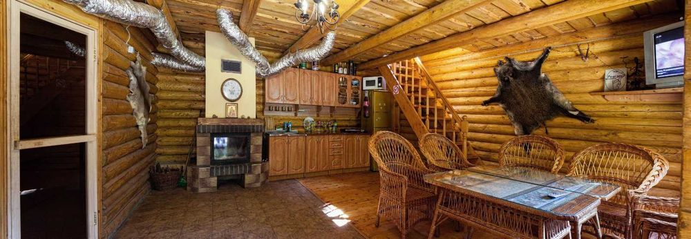 Здам в оренду дерев'яний котедж на березі гірської річки.