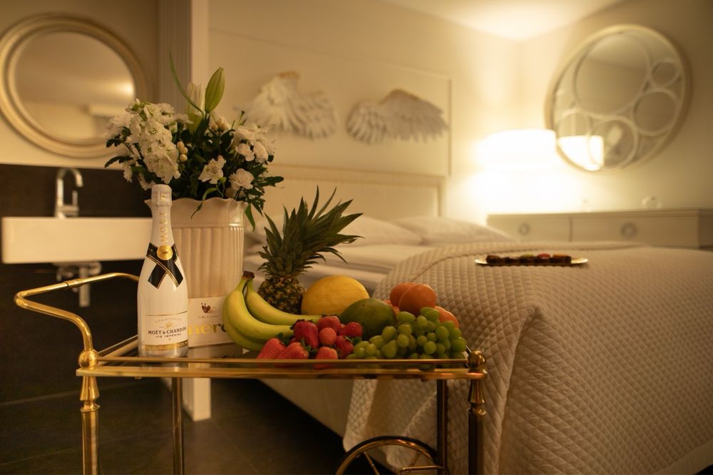 Diamond PRYWATNY BASEN I SAUNA Poznań Apartament Premium Zaręczyny Rocznice Okazje