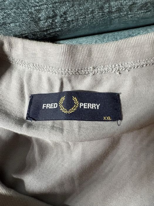 Футболка Fred Perry (на лампасах)