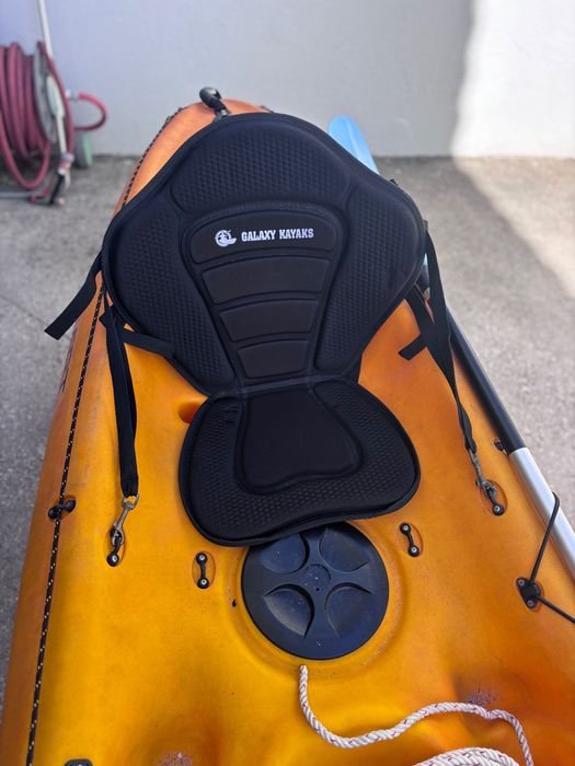 Caiaque de pesca Galaxy, com registo