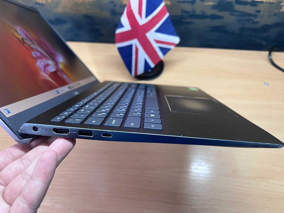 Dell Vostro 5502 15.6"WVA FHD i7-1165G7 16/512Gb MX330 2Gb