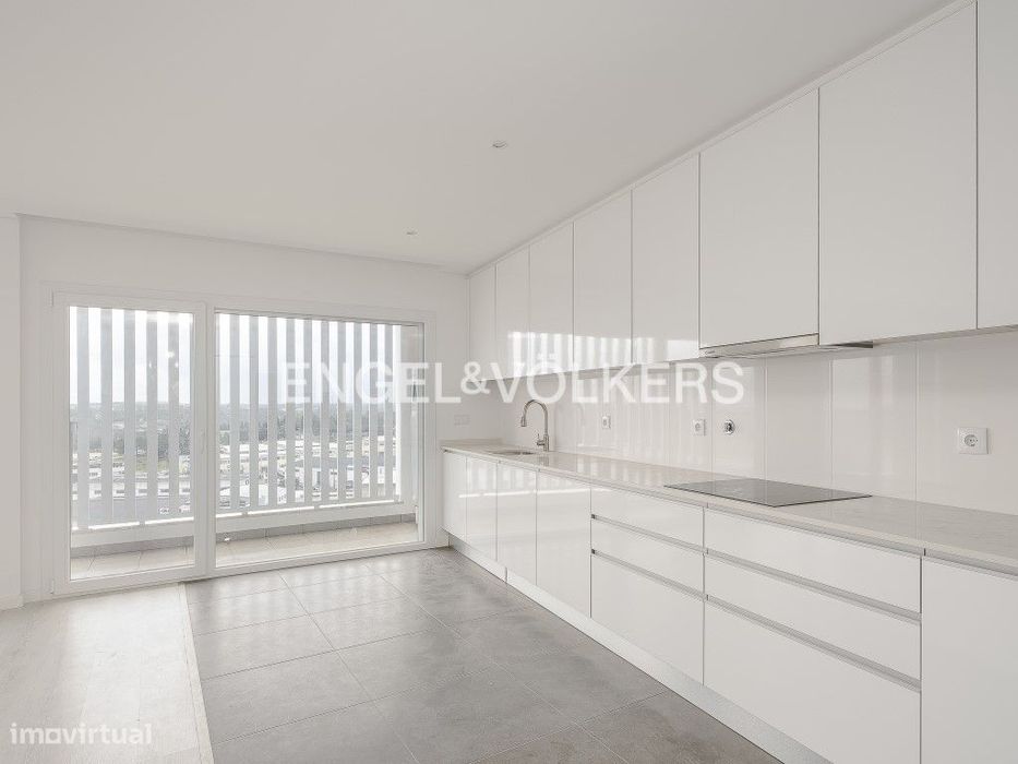 Apartamento T3 em Santa Marta do Pinhal, Corroios