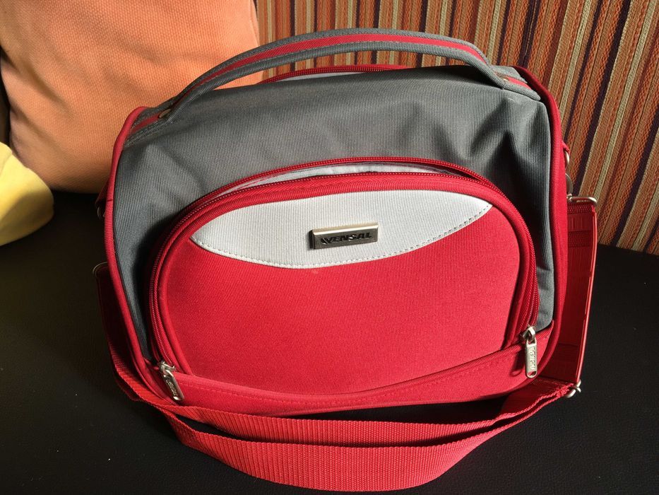 Mala "necessaire" vermelha