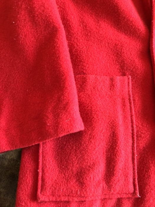 Casaco de inverno vermelho, She’s a Girl