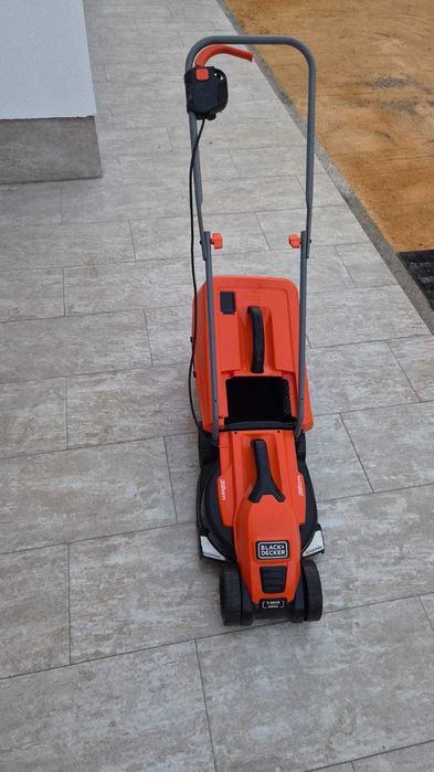 Corta relva Black + Decker 1200W