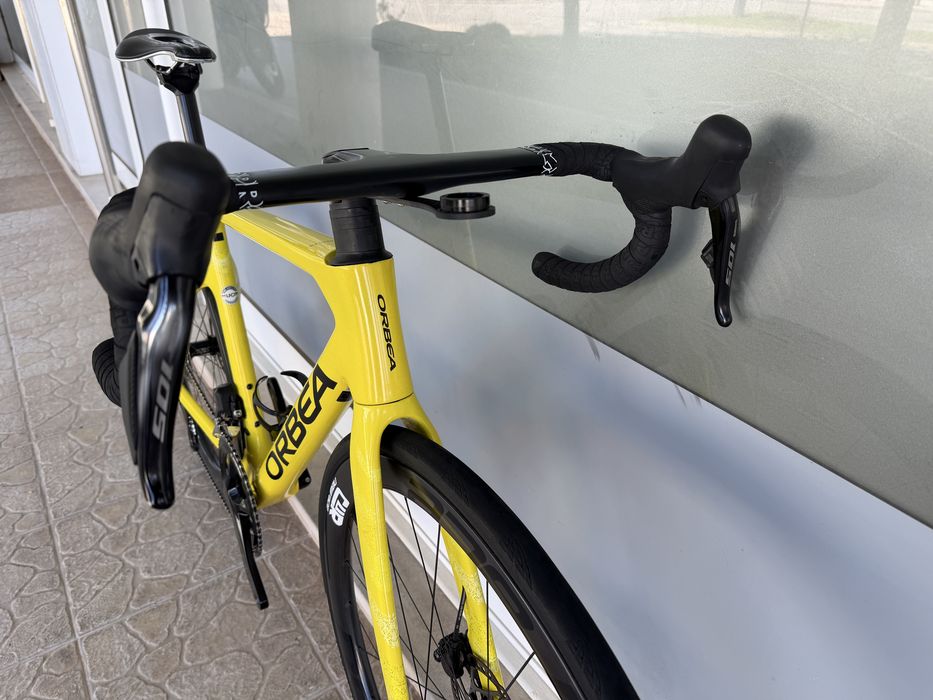 Bicicleta de estrada - rodas carbono - Di2