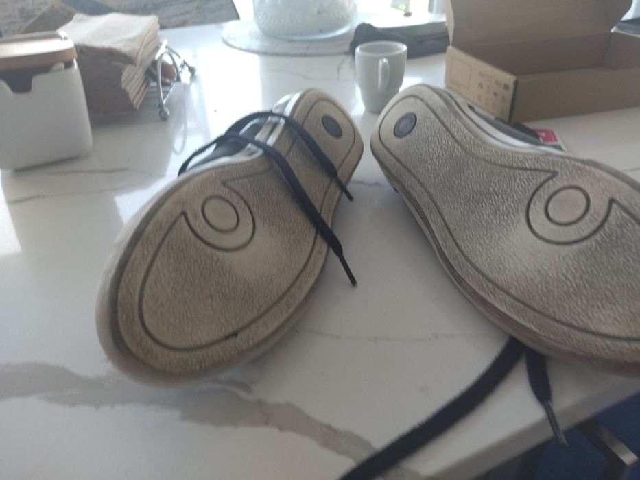 Tênis azul  de  marca 41  em bom estado