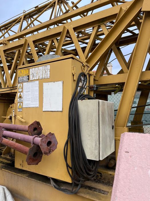 Grua Potan 210 c/ lança 22m