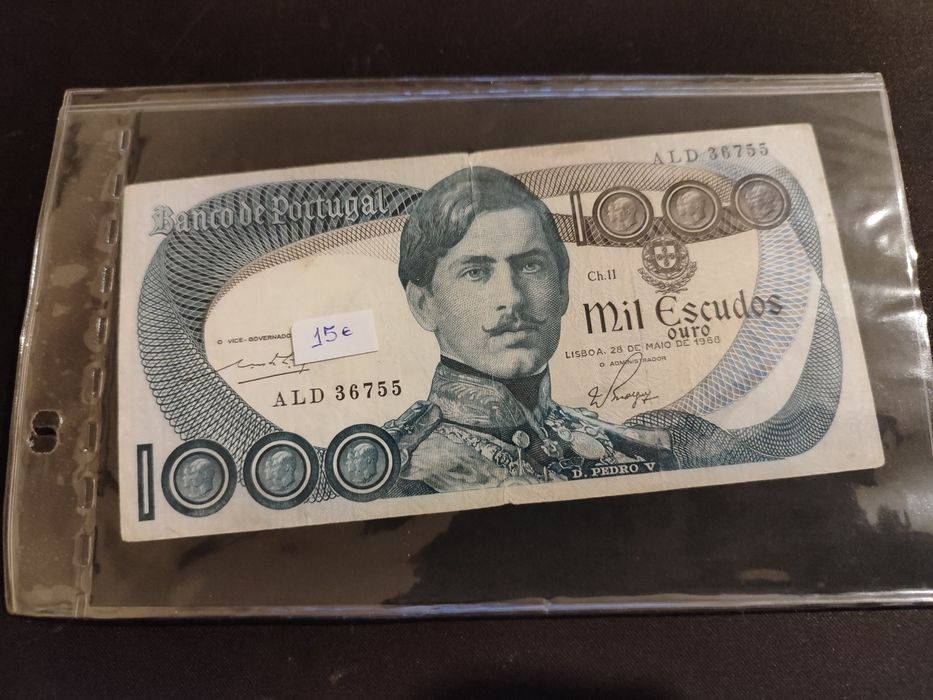 Vendo várias moeda de coleção e vários países.