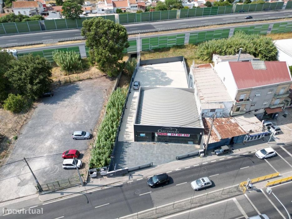 Armazém com Logradouro na EN1 | Vila Franca de Xira