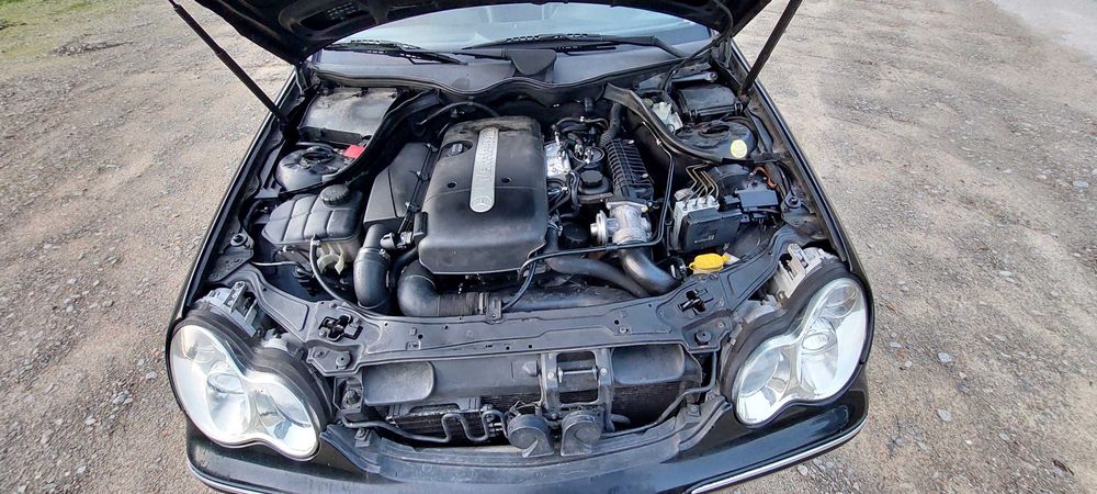 Mercedes-Benz c220 cdi Elegance 143cvs 2002 cx Automática