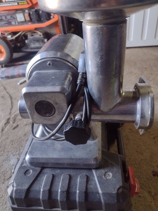 Maszynka do mięsa Wilk Cateq